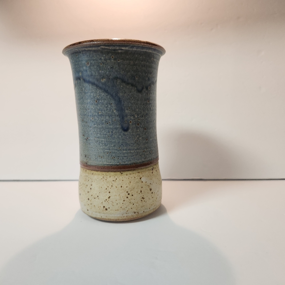 Abstract Beach Scene Ceramic Vase - Picture 6 of 14